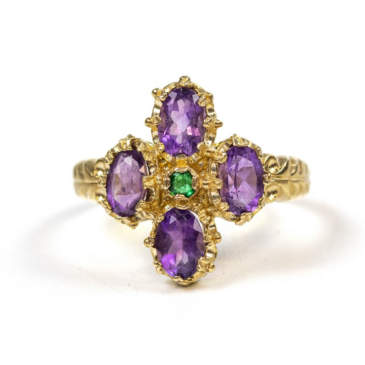 9ct Yellow Gold Emerald and Amethyst Ring, Size O, 4g.  Auction Guide: £150-£250