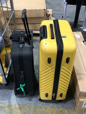 ELEMENTS MEDIUM HARDSHELL TRAVELCASE IN YELLOW TO INCLUDE CABIN TRAVEL CASE IN BLACK (BLOCK A) (COLLECTION ONLY)