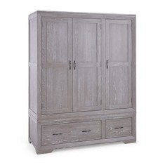 OAK FURNITURE LAND WILLOW SOLID OAK WITH GREY WASH TRIPLE WARDROBE - RRP £1449 (BLOCK A)(COLLECTION OR OPTIONAL DELIVERY AVAILABLE*)