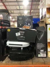 6 X ASSORTED ITEMS TO INCLUDE TESCO HOME SANDWICH TOASTER IN WHITE (ROW 1)