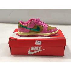 NIKE DUNK LOW TRAINERS SIZE UK 5 IN PLAYFUL PINK/MULTICOLOURED (ROW 1)