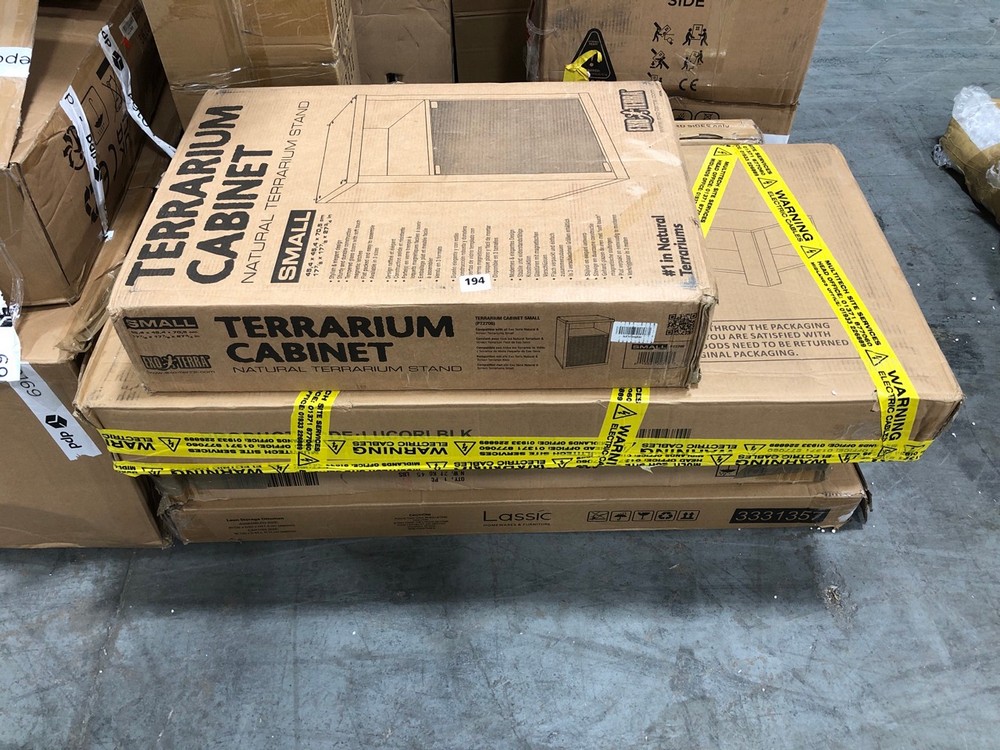 John Pye Auctions 5 X ASSORTED ITEMS TO INCLUDE EXO TERRA SMALL