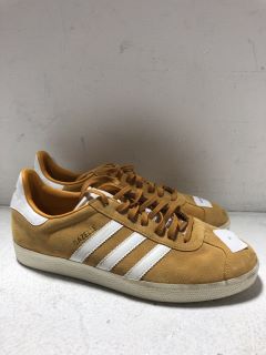 ADIDAS GAZELLE TRAINERS IN MUSTARD SUEDE RRP-£64