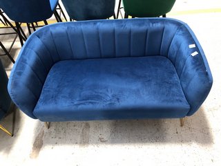 2 SEATER PLUSH MID BLUE VELVET CHAIR WITH STITCH DETAIL & BRASS COLOUR LEGS: LOCATION - A2