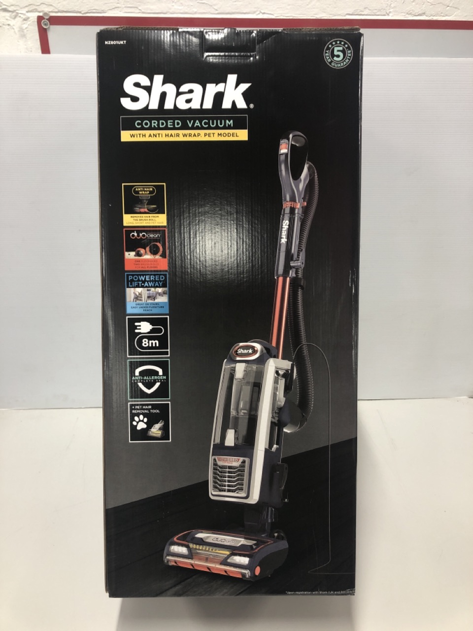 John Pye Auctions SHARK NZ801UK CORDED VACUUM WITH ANTI HAIR WRAP PET