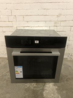 MIELE BUILT IN SINGLE OVEN - MODEL H2760B (EX DISPLAY)