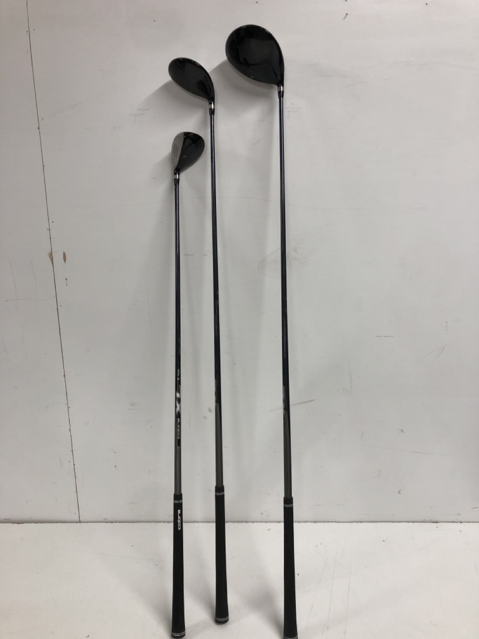John Pye Auctions COBRA GOLF SET INC DRIVER,HYBRID,GAP WEDGE,6,8,9