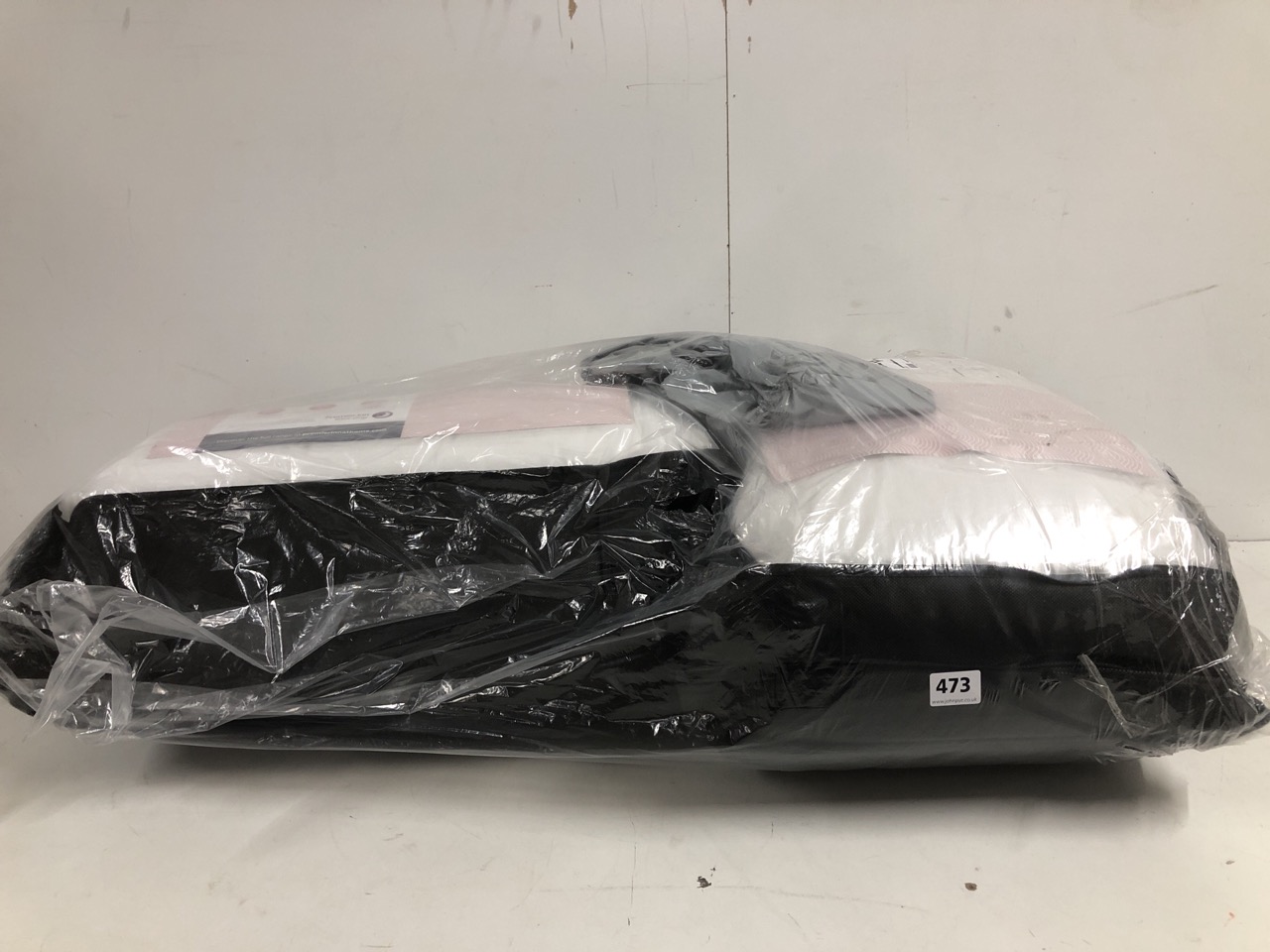 John Pye Auctions QTY OF ASSORTED ITEMS INC PREMIER INN PILLOWS