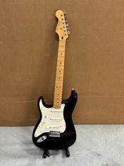 Fender Stratocaster Electric Guitar Serial MZ6207650