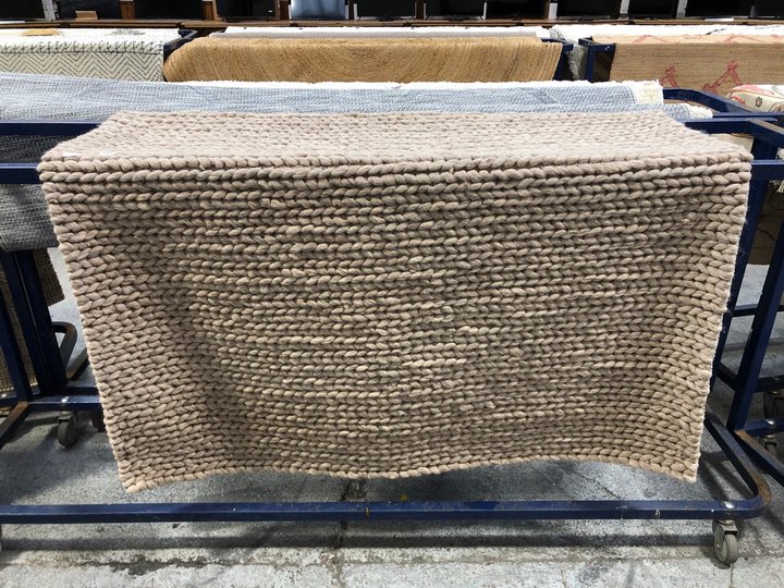 John Pye Auctions LA REDOUTE INTERIEURS DIANO WOOL KNIT EFFECT RUG IN