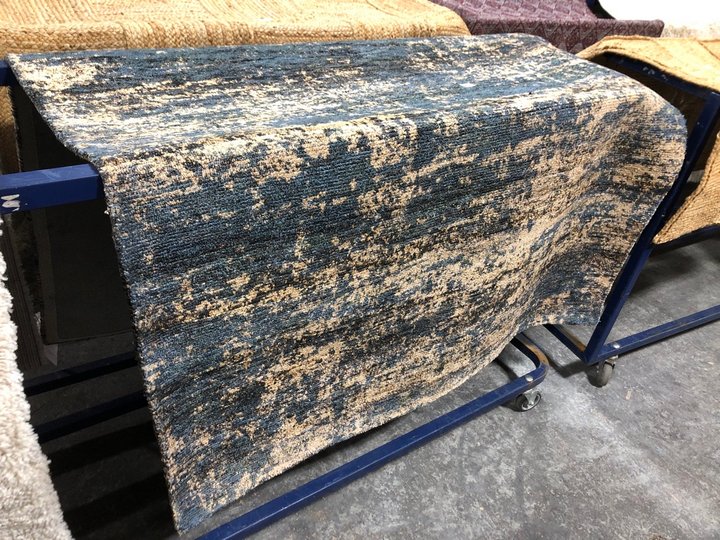 John Pye Auctions LA REDOUTE LARGE FLOOR RUG IN MULTI DESIGN SIZE