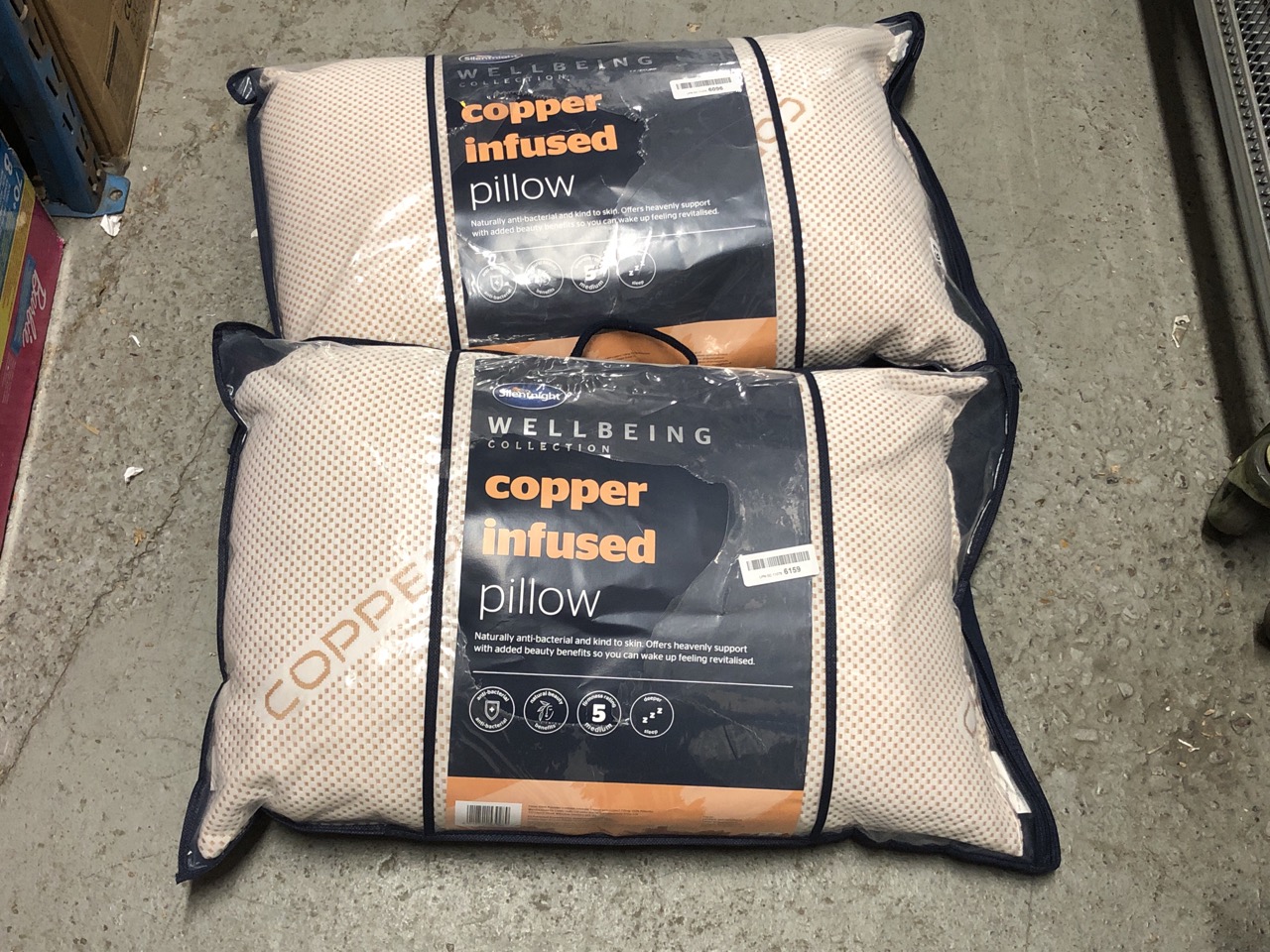 John Pye Auctions 2 X SILENTNIGHT WELLBEING COPPER INFUSED BED PILLOW REJUVENATING, ANTI