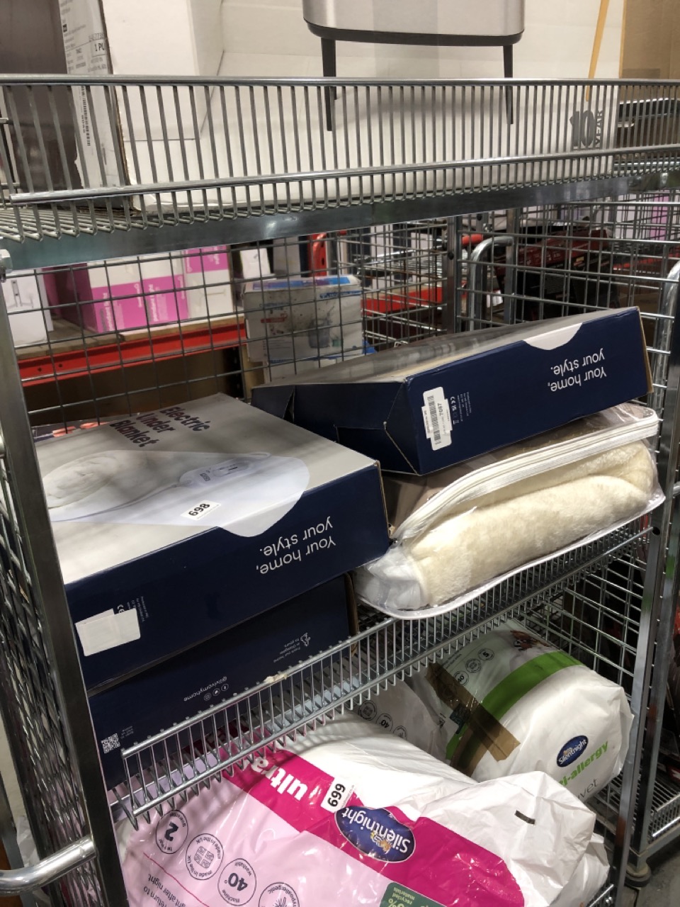 John Pye Auctions QTY OF ASSORTED HEATED BLANKETS TO INCLUDE LIVIVO