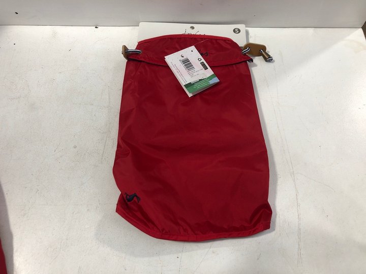 John Pye Auctions QTY OF ASSORTED PET PRODUCTS TO INCLUDE JOULES OUTWIT THE WEATHER WATER