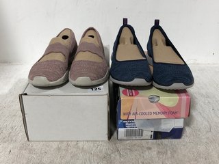 2 X ASSORTED WOMENS SHOES TO INCLUDE SKECHERS WEDGE MEMORY FOAM SLIP ON SHOES IN NAVY SIZE: 5: LOCATION - D2