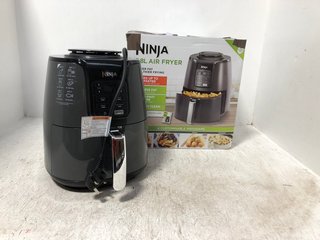 NINJA 3.8L AIR FRYER: LOCATION - B3