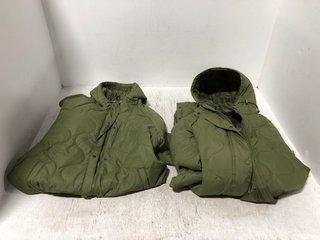 2 X REGATTA QUILTED LONG LINE ZIP UP COATS IN GREEN SIZE: 10 AND 12: LOCATION - B6