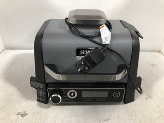 NINJA WOODFIRE ELECTRIC BBQ GRILL AND SMOKER RRP - £349: LOCATION - B10