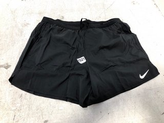 NIKE MENS STANDARD FIT RUNNING SHORTS IN BLACK SIZE: L: LOCATION - B16