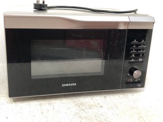 SAMSUNG MICROWAVE OVEN IN SILVER RRP - £159: LOCATION - B19