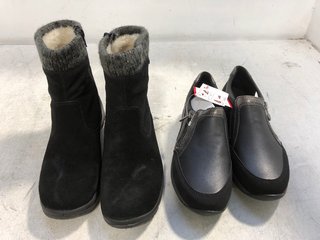 2 X ASSORTED REIKER SHOES TO INCLUDE WATER RESISTANT EMBROIDERED TRIM BOOTS IN BLACK SIZE: 5: LOCATION - D4