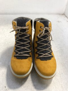 REIKER PATTERNED TRIM SUEDE WALKING BOOTS IN MUSTARD SIZE: 40 EU: LOCATION - D4