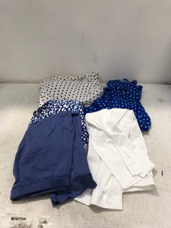 QTY OF ASSORTED WOMENS CLOTHING TO INCLUDE NINA LEOPARD POLKA DOT COLLARED TOP IN BLUE SIZE: S: LOCATION - D8