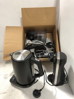 QTY OF ASSORTED ITEMS TO INCLUDE NINJA PERFECT TEMPERATURE KETTLE: LOCATION - D8