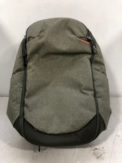 PEAK DESIGN LARGE BACKPACK IN GREEN: LOCATION - D12