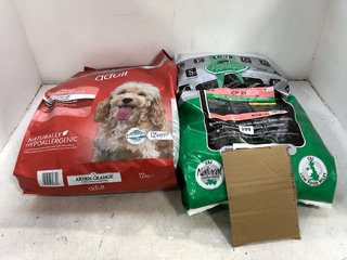 2 X ASSORTED PET FOOD ITEMS TO INCLUDE COMMAND PERFORMANCE SUPER PREMIUM WORKING DOG FOOD 12KG: LOCATION - D12