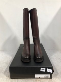 JONES BOOTMAKERS DOMENICA LEATHER KNEE HIGH BOOTS IN DARK BROWN SIZE: 4: LOCATION - D15