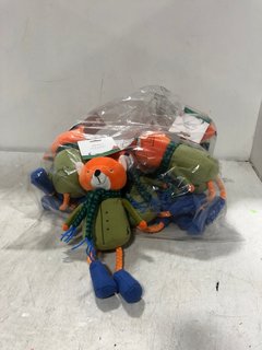 PACK OF JOULES HOW CRAFTY FOX DOG TOYS: LOCATION - C18