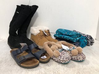 QTY OF ASSORTED ITEMS TO INCLUDE SKECHERS FLEECE LINED LACE UP ANKLE BOOTS IN TAN SIZE: 8: LOCATION - D1 FRONT