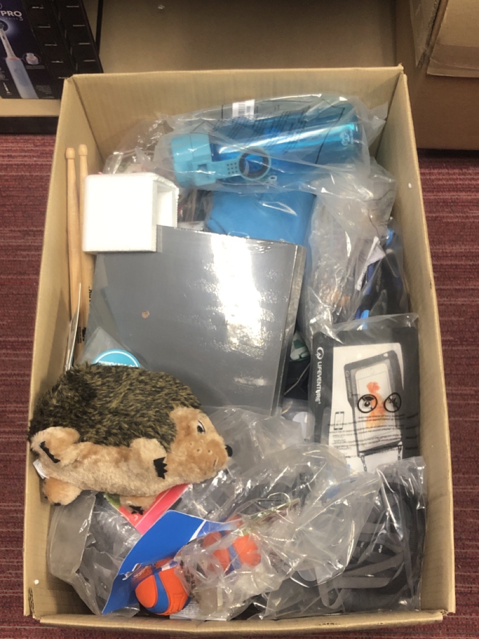 John Pye Auctions QTY OF ASSORTED ITEMS TO INCLUDE OUTWARD HOUND