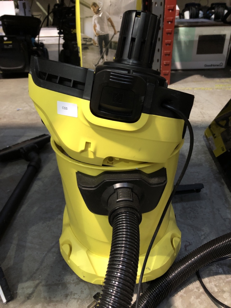 John Pye Auctions QTY OF VACUUM CLEANERS TO INCLUDE KARCHER K2 VAC