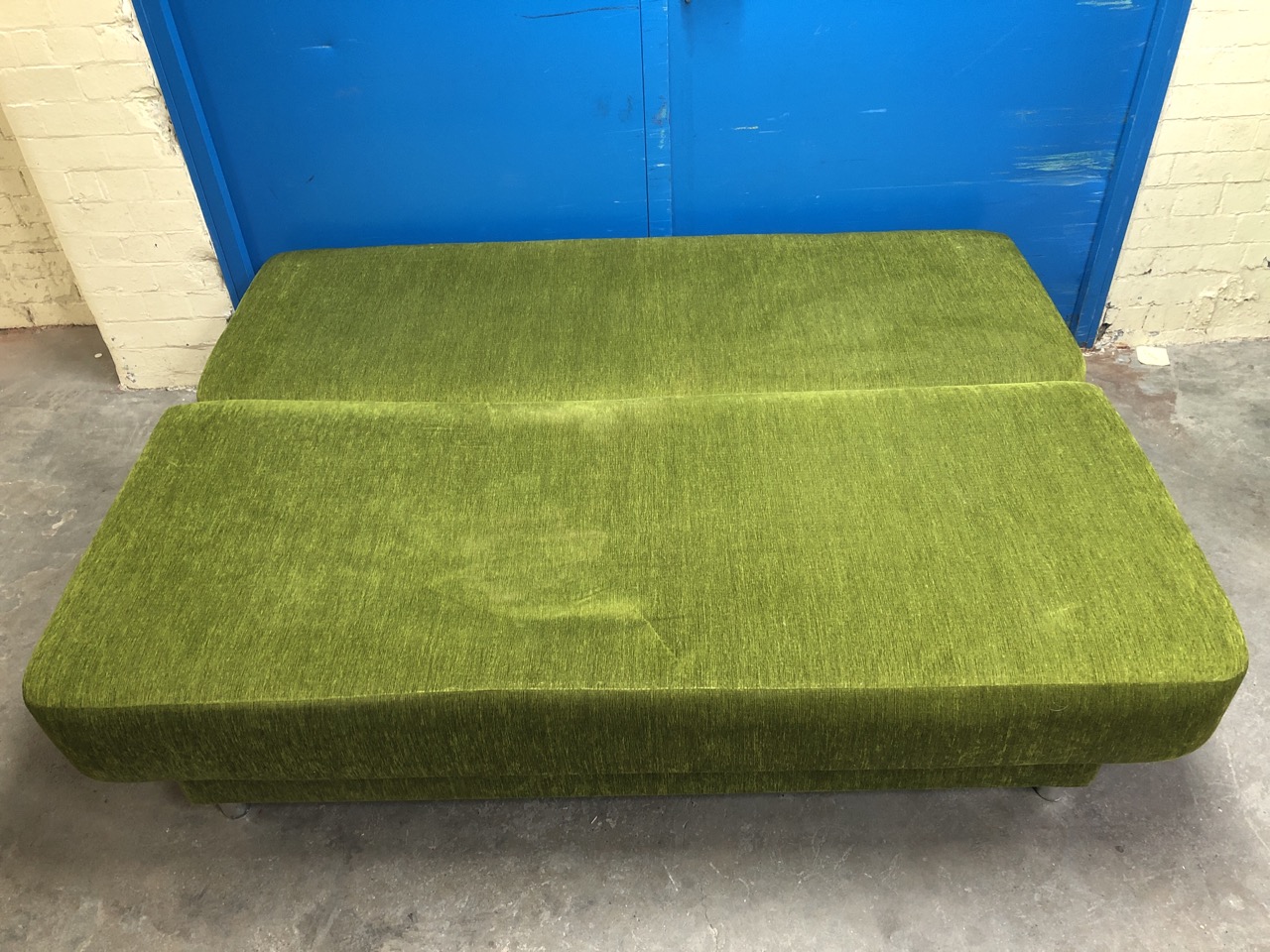 John Pye Auctions GREEN SOFA BED (COLLECTION OR OPTIONAL DELIVERY