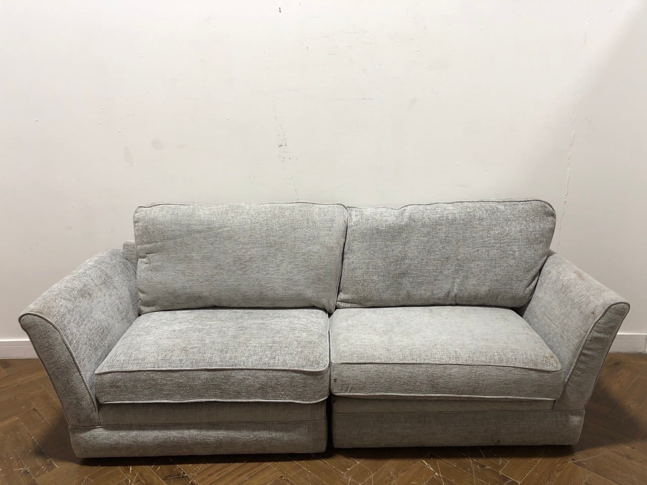John Pye Auctions OAK FURNITURE LAND CARRINGTON 4 SEATER SPLIT SOFA