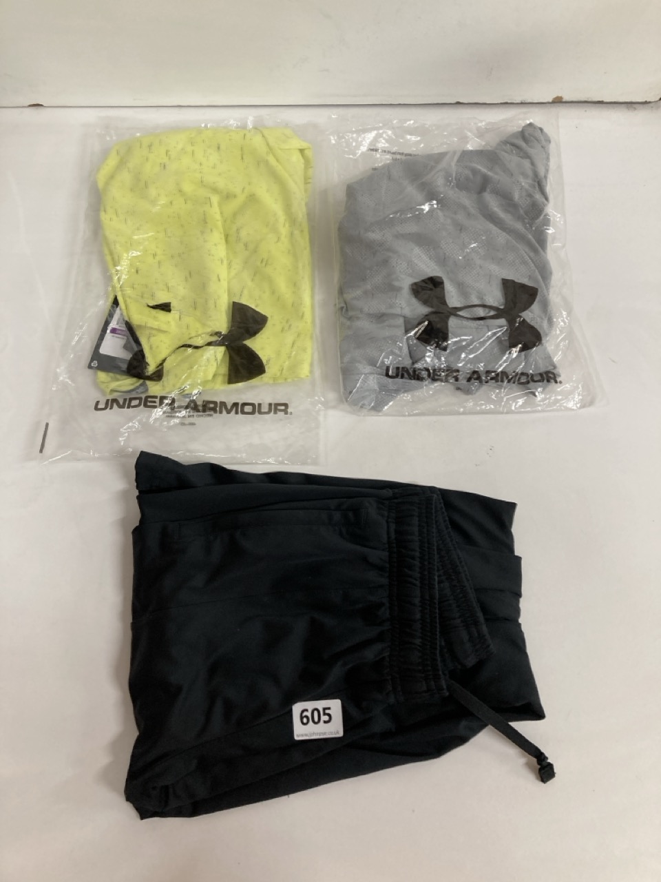 John Pye Auctions 3 X CLOTHING ITEMS INC UNDER ARMOUR