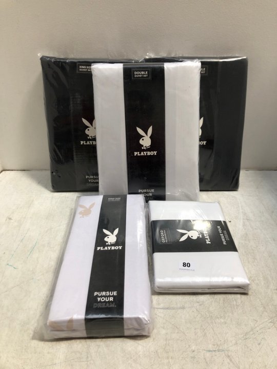 John Pye Auctions 5 X ASSORTED PLAYBOY BEDDING TO INCLUDE KING SIZE FITTED SHEET IN WHITE