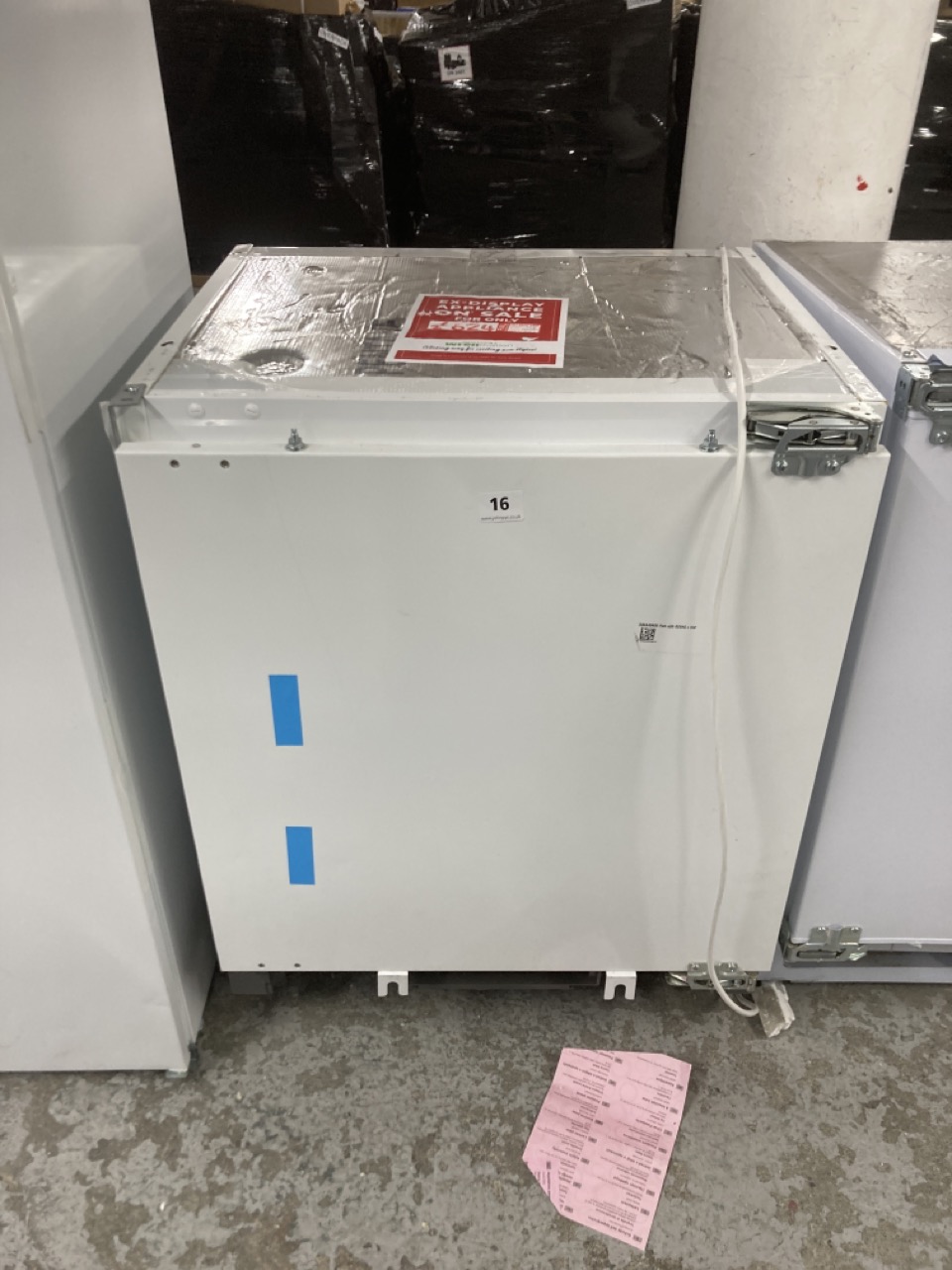 John Pye Auctions AEG INTEGRATED UNDERCOUNTER FRIDGE MODEL SKB582F1AF