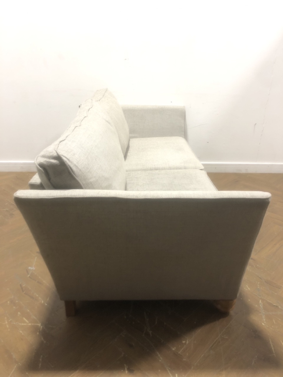 John Pye Auctions OAK FURNITURE LAND GAINSBOROUGH 4 SEATER SOFA IN