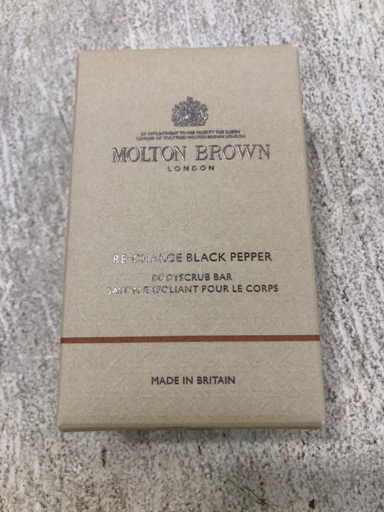 John Pye Auctions QTY OF ASSORTED BEAUTY ITEMS TO INCLUDE MOLTON