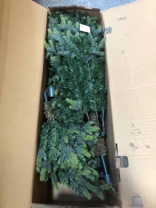 John Pye Auctions JOHN LEWIS & PARTNERS 7FT PRELIT BELGRAVIA