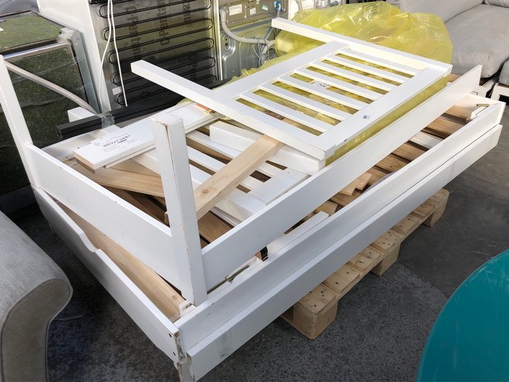 John Pye Auctions JOHN LEWIS & PARTNERS PALLET OF BED