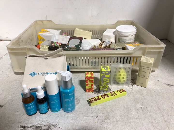 John Pye Auctions QTY OF ASSORTED ITEMS TO INCLUDE LBF STERILE NO