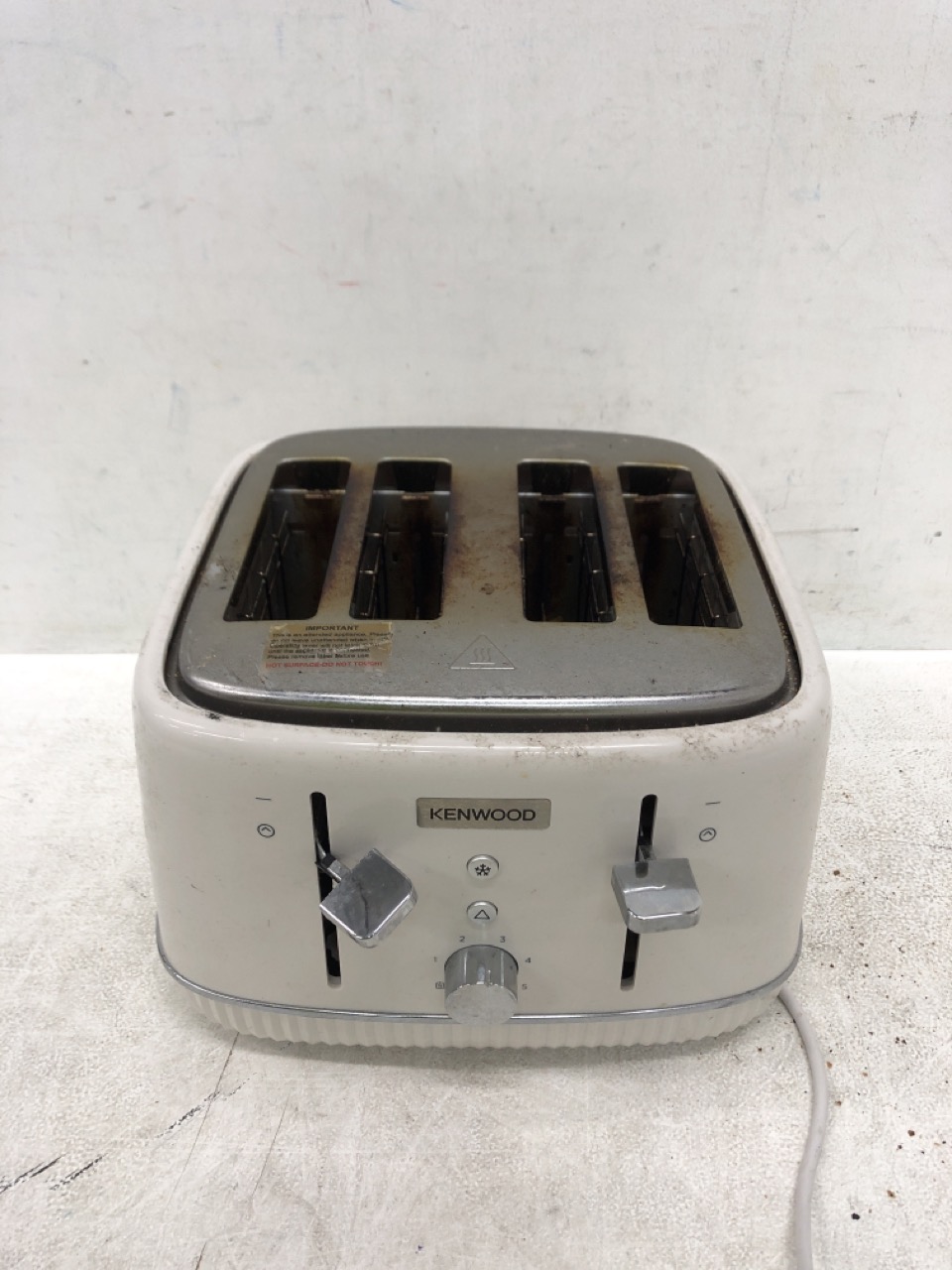 John Pye Auctions 5 X ITEMS, KENWOOD 4 SLICE TOASTER & BLACK KITCHEN
