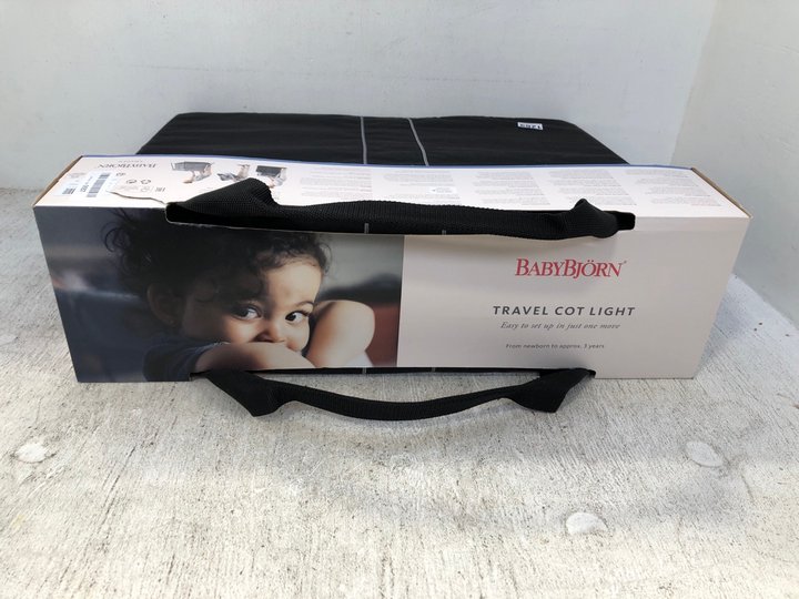 John Pye Auctions BABY BJORN TRAVEL COT LIGHT IN SILVER RRP £187