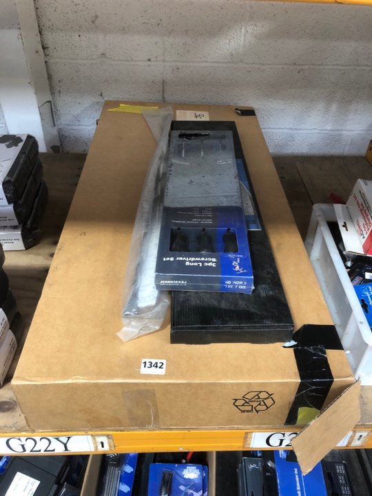 John Pye Auctions QTY OF ASSORTED ITEMS TO INCLUDE ANGRY JESTER 3PC