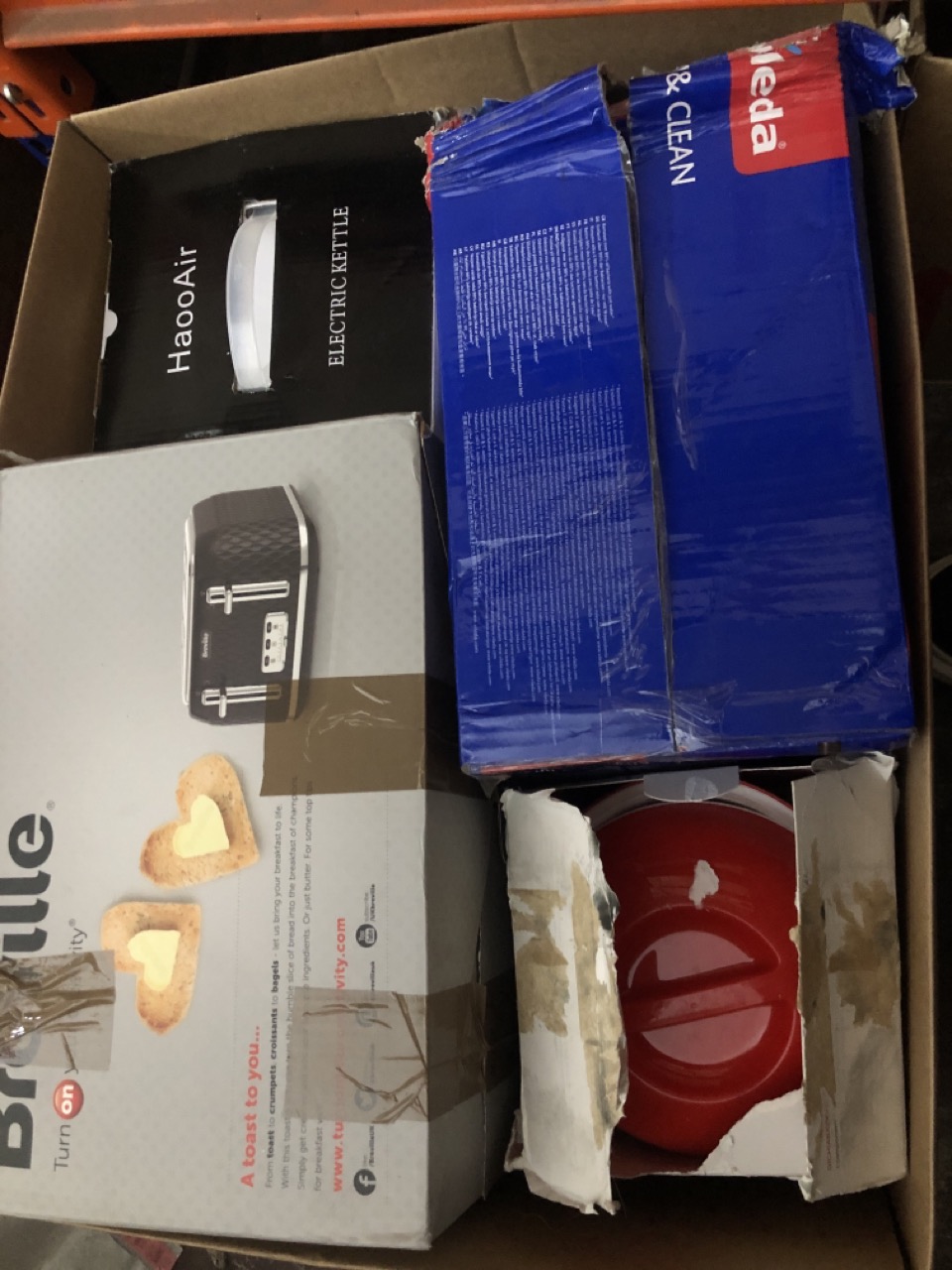 John Pye Auctions QTY OF ITEMS TO INLCUDE EASIYO RED YOGURT MAKER 1KG