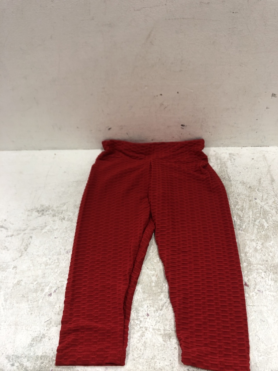 John Pye Auctions 1 X BOX OF ASSORTED ITEMS TO INCLUDE MOUNTAIN